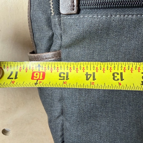 Tumi Alpha Bravo Everett Essential Tote Gray/Brown Exterior - Picture 5 of 16